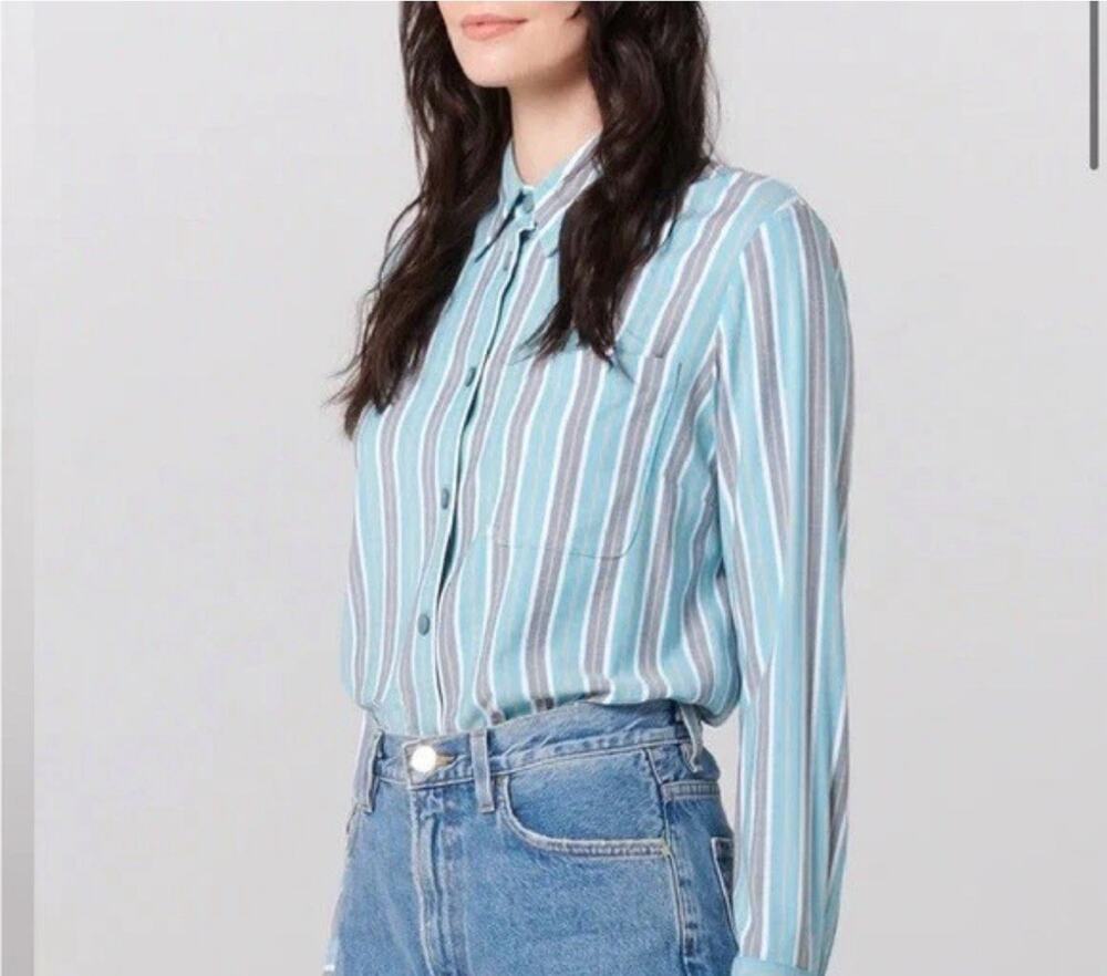 Ellie Mae Marvin Blue White Stripe Button Up Shirt Canadian Made Size Medium EUC